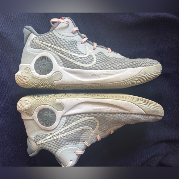 Nike KD Gray and White 
Size 11 - Picture 1 of 8